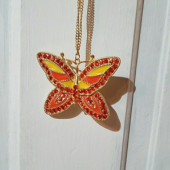 *F 🦋📿🦋Long Butterfly necklace with adjuster🦋📿🦋 - Picture 1 of 3